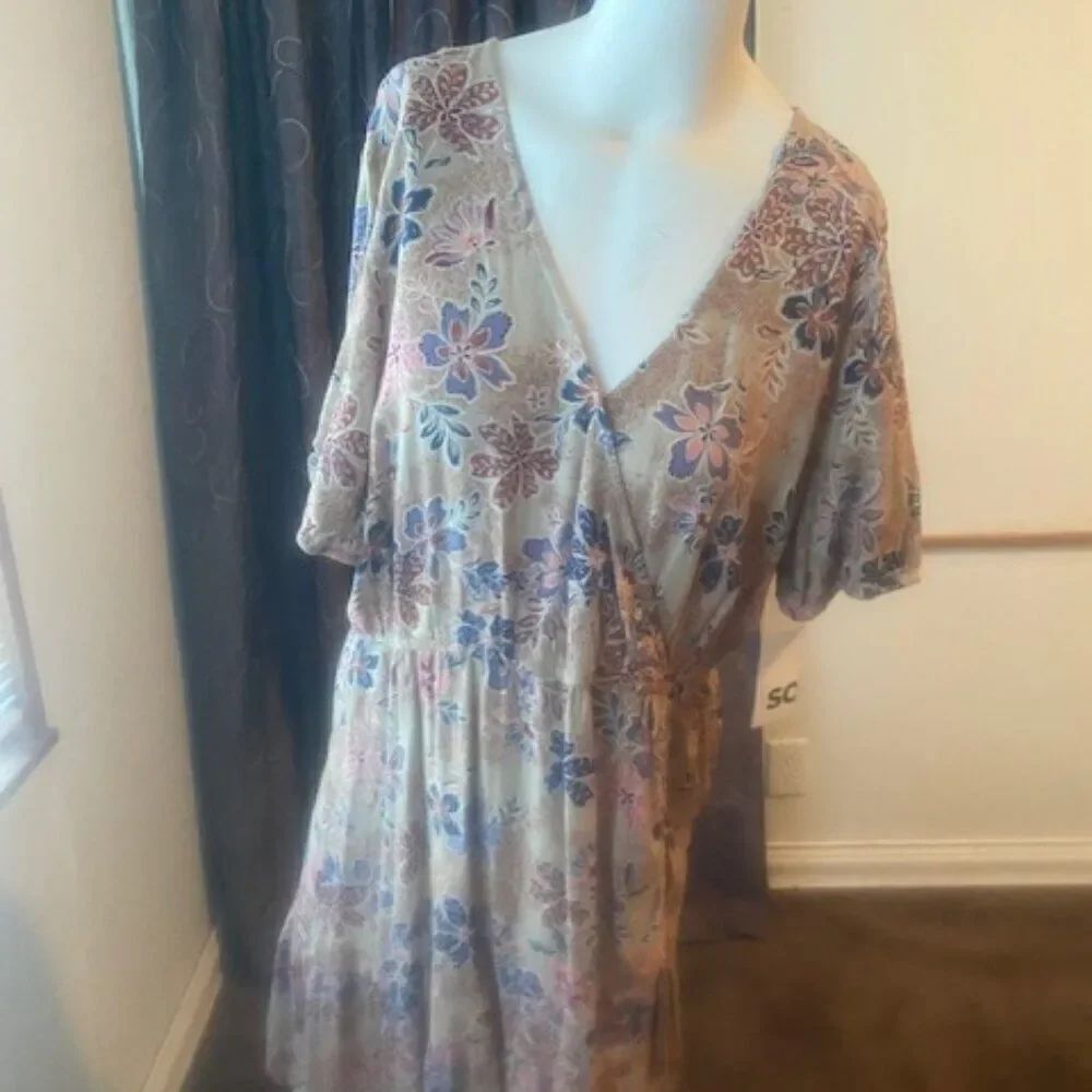 SO Floral Faux Wrap V-neck dress, size XXL
